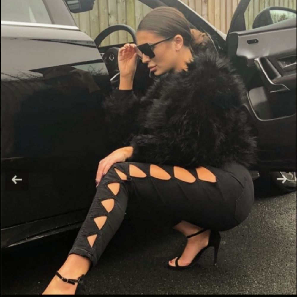 Host Pick 🥳🪩🥇🥂🍾NWT Super Sexy Multi-Cut Out Blk Jeans